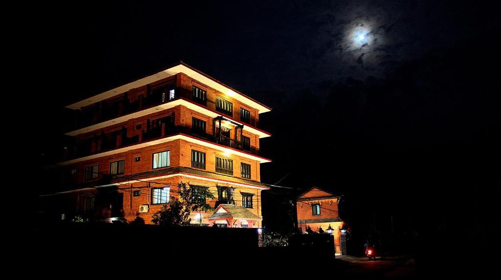 Sampada Inn Pokhara Extérieur photo